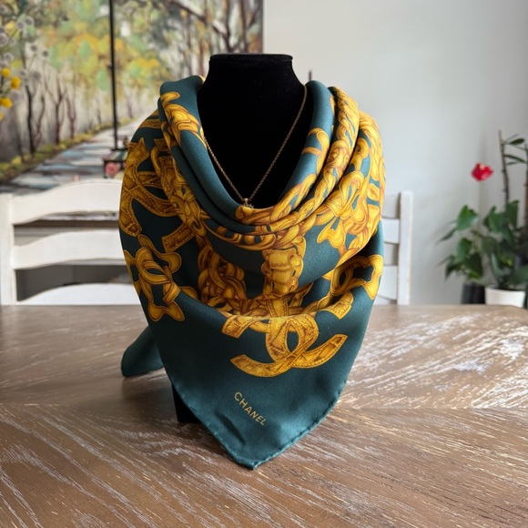 Authentic Chanel Scarf - Picture 4 of 10